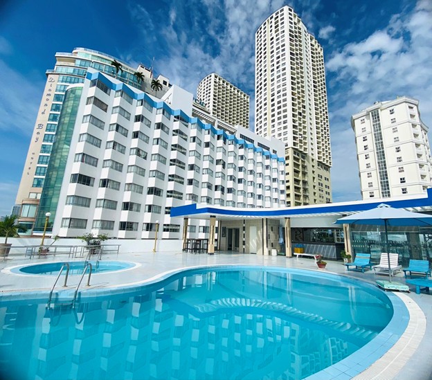 Picture2 copy.jpg (125 KB)